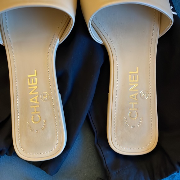 Chanel pearl sandals - Picture 3 of 6